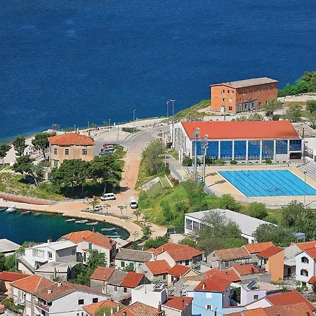 Apartamento Beach Front Apartment In Brodarica With Wifi