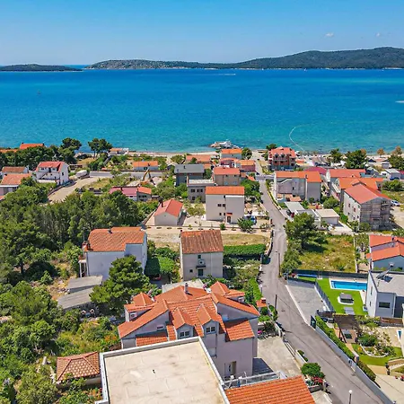 Beach Front Apartment In Brodarica With Wifi Brodarica (Sibenik-Knin)
